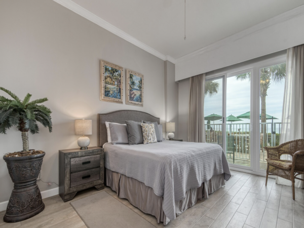 Destin Rental Accommodation on Beach with Gulf Views