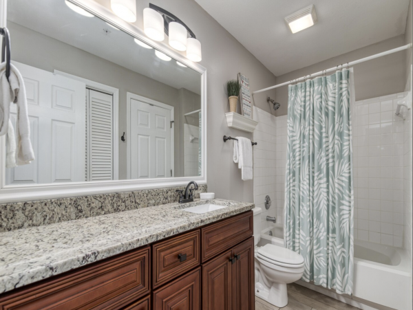 Destin Rental Accommodation on Beach with Gulf Views