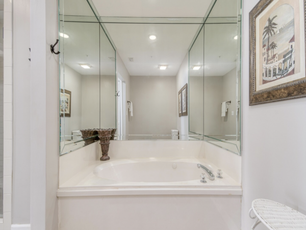 Destin Rental Accommodation on Beach with Gulf Views