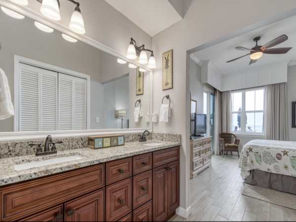 Destin Rental Accommodation on Beach with Gulf Views