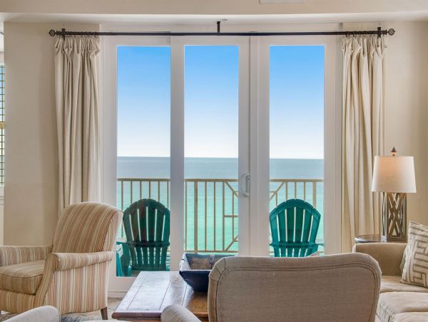 Four Bedroom Vacation Rental Sleeps 11 Guests in Destin