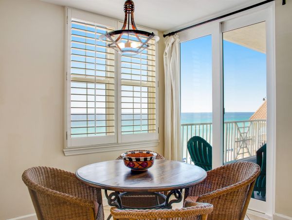 Four Bedroom Vacation Rental Sleeps 11 Guests in Destin