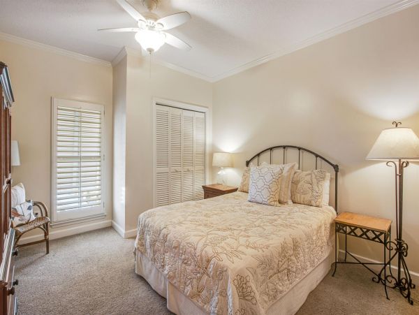Four Bedroom Vacation Rental Sleeps 11 Guests in Destin