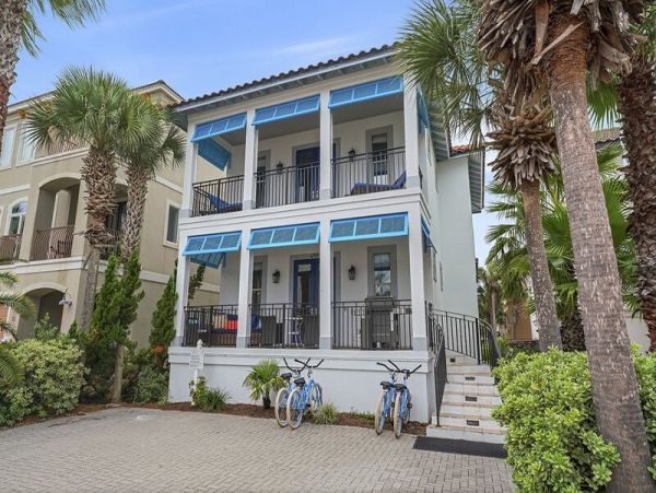 Luxury Destin  Six Bedroom Destin Rental - Plus Bonus Room.