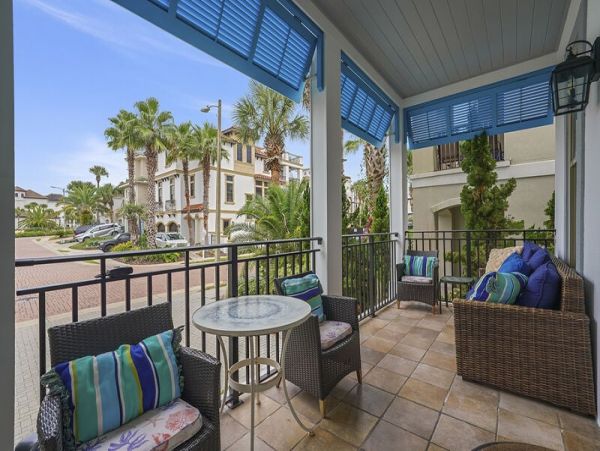Luxury Destin  Six Bedroom Destin Rental - Plus Bonus Room.