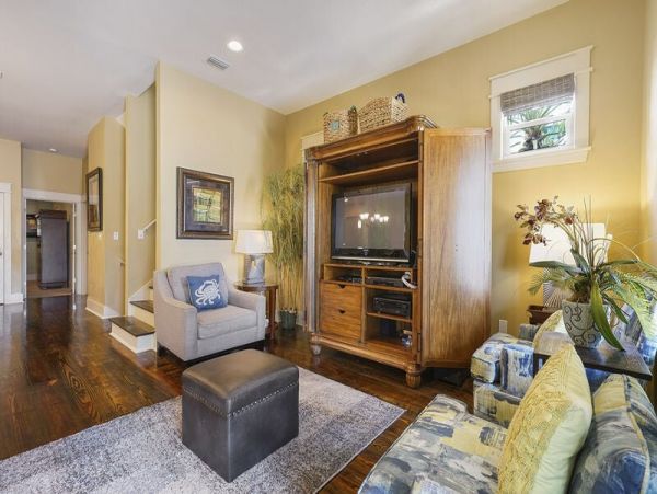 Luxury Destin  Six Bedroom Destin Rental - Plus Bonus Room.