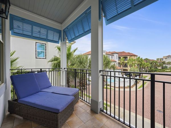 Luxury Destin  Six Bedroom Destin Rental - Plus Bonus Room.