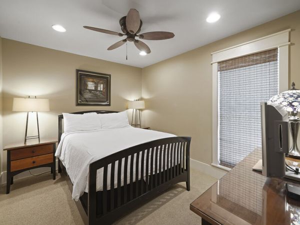 Luxury Destin  Six Bedroom Destin Rental - Plus Bonus Room.