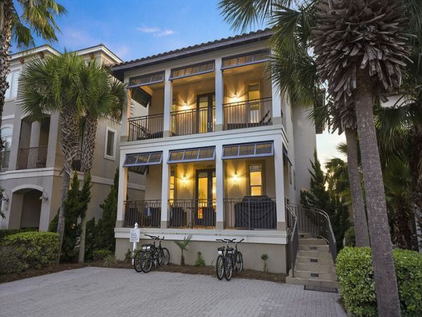 Luxury Destin  Six Bedroom Destin Rental - Plus Bonus Room.