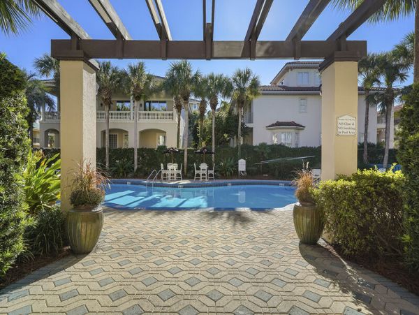 Luxury Destin  Six Bedroom Destin Rental - Plus Bonus Room.