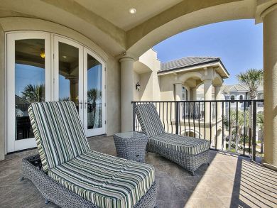 Luxury 5 Bedroom Destin Rental will Sleep 15 Guests - Pool