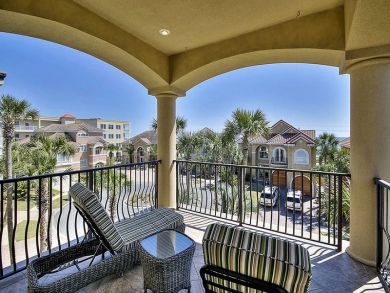 Luxury 5 Bedroom Destin Rental will Sleep 15 Guests - Pool