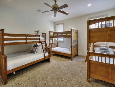 Luxury 5 Bedroom Destin Rental will Sleep 15 Guests - Pool