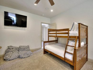 Luxury 5 Bedroom Destin Rental will Sleep 15 Guests - Pool