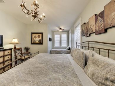 Miramar Beach Luxury 5 Bedroom Cottage 100 Steps to Beach