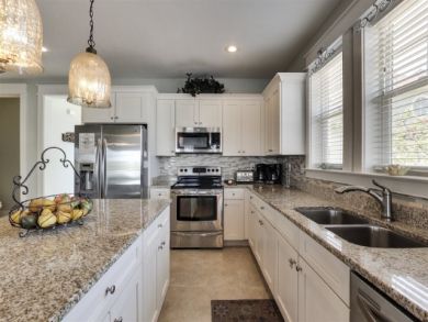 Miramar Beach Luxury 5 Bedroom Cottage 100 Steps to Beach
