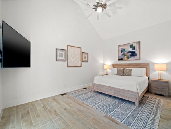 Five Bedrooms Destin Vacation Home Short Walk to Beaches