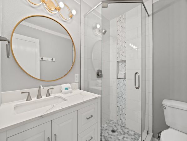 Five Bedrooms Destin Vacation Home Short Walk to Beaches
