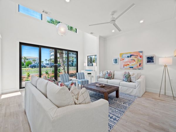 Five Bedrooms Destin Vacation Home Short Walk to Beaches