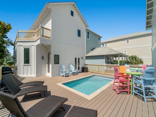Five Bedrooms Destin Vacation Home Short Walk to Beaches