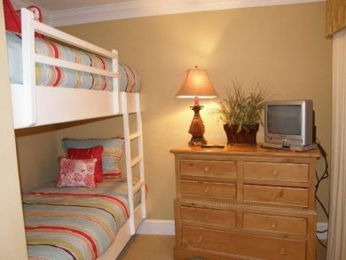 Bedroom 3 with one set of bunk beds