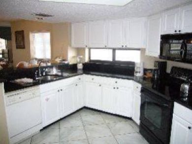 Kitchen with granite counter tops Kitchen with granite counter tops
