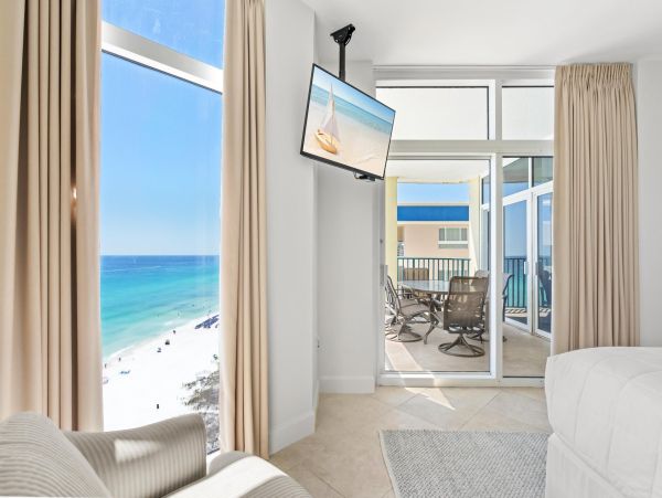 Magnificent Destin Rental Beach Side Magnificent Pool