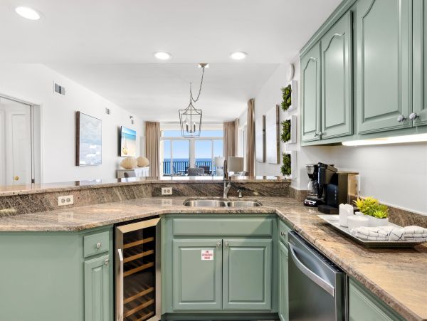 Magnificent Destin Rental Beach Side Magnificent Pool