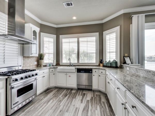 Destin Lakefront Luxury Home Sleeps 20 Guest - Amazing Pool