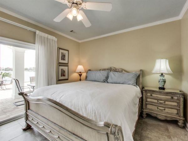 Destin Lakefront Luxury Home Sleeps 20 Guest - Amazing Pool