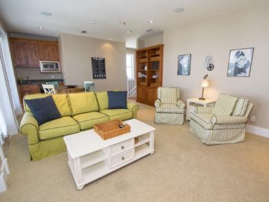 Destin 5 Bedroom Home Steps from the Gulf with Private Pool