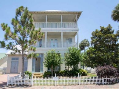 Destin 5 Bedroom Home Steps from the Gulf with Private Pool