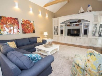 Destin 5 Bedroom Home Steps from the Gulf with Private Pool