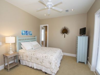 Destin 5 Bedroom Home Steps from the Gulf with Private Pool