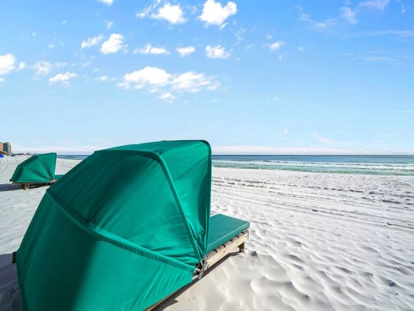 Destin Classy Vacation Condo Beachfront with Sauna