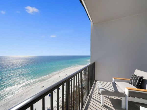 Destin Classy Vacation Condo Beachfront with Sauna