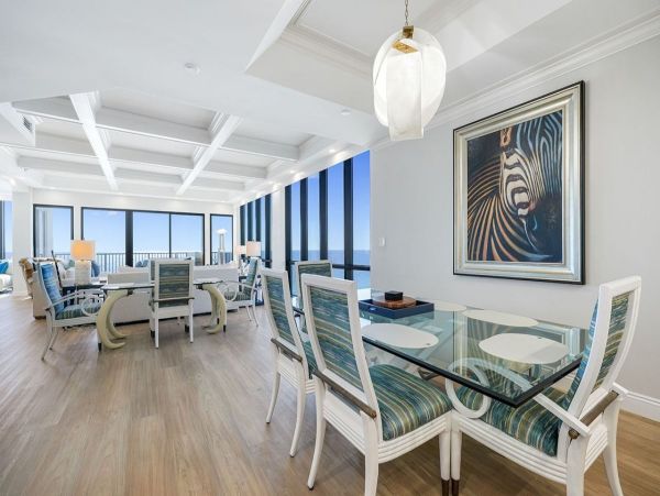 Destin Classy Vacation Condo Beachfront with Sauna