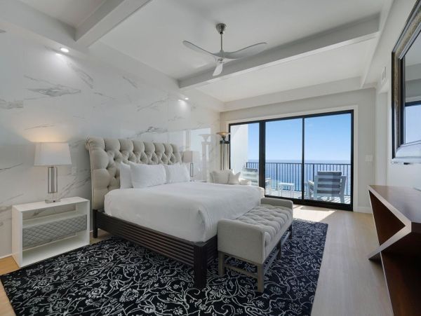 Destin Classy Vacation Condo Beachfront with Sauna