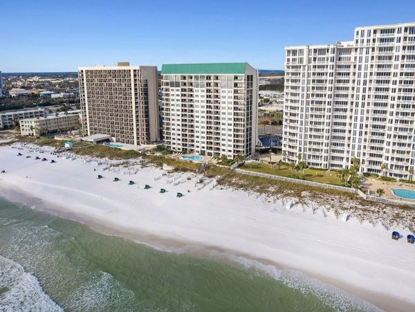 Destin Classy Vacation Condo Beachfront with Sauna