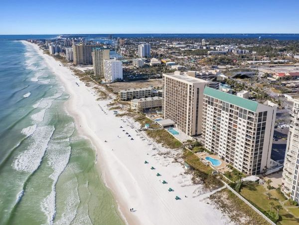 Destin Classy Vacation Condo Beachfront with Sauna