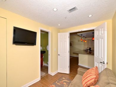 Den with full sleeper sofa & flat screen TV