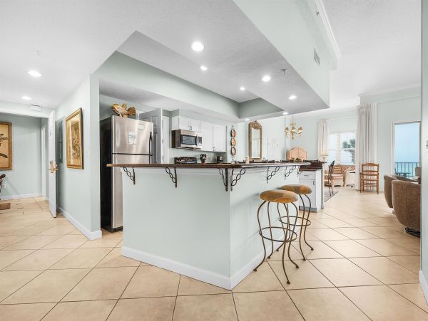 Destin Beachfront Luxury Three Bedroom Condo Sleeps 10