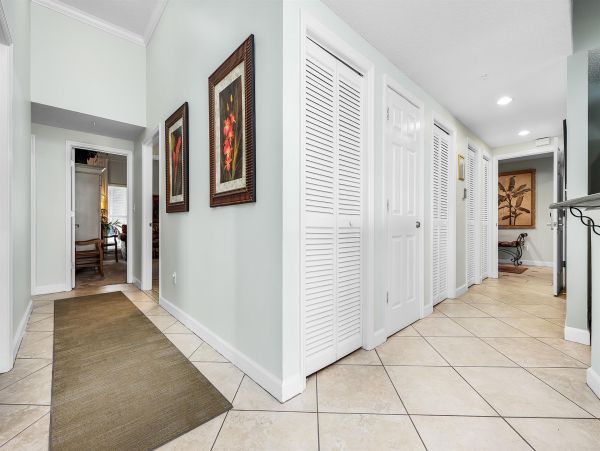 Destin Beachfront Luxury Three Bedroom Condo Sleeps 10
