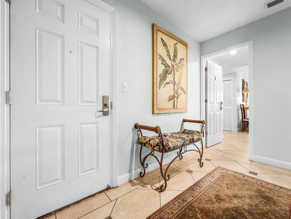 Destin Beachfront Luxury Three Bedroom Condo Sleeps 10