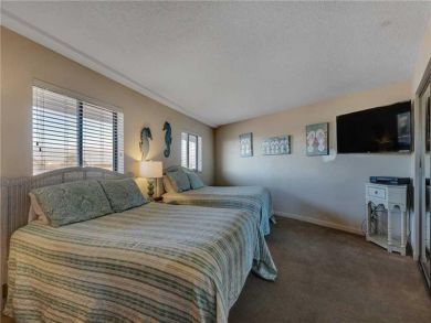Bedroom - Queen beds