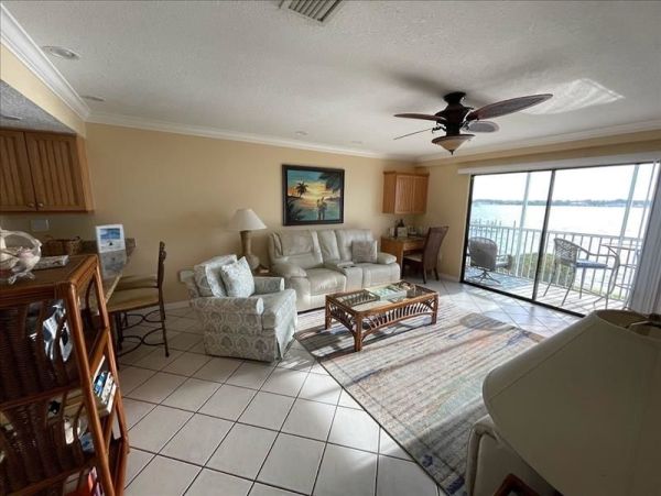Two Bedroom Vacation Condo with Bay Views and Close to Beach