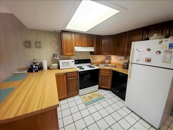 Value Priced Holmes Beach 2 Bedroom Condo Sleeps 6