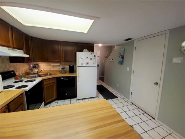 Value Priced Holmes Beach 2 Bedroom Condo Sleeps 6