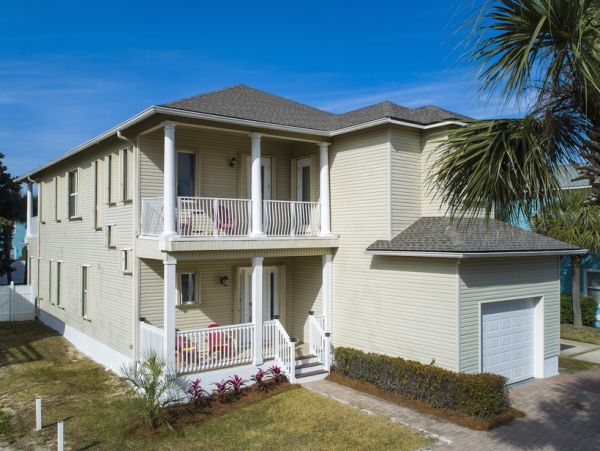Great Value Five Bedroom Destin Rental with Private Pool