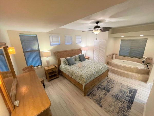 Luxury North End Anna Maria Vacation Home Rental